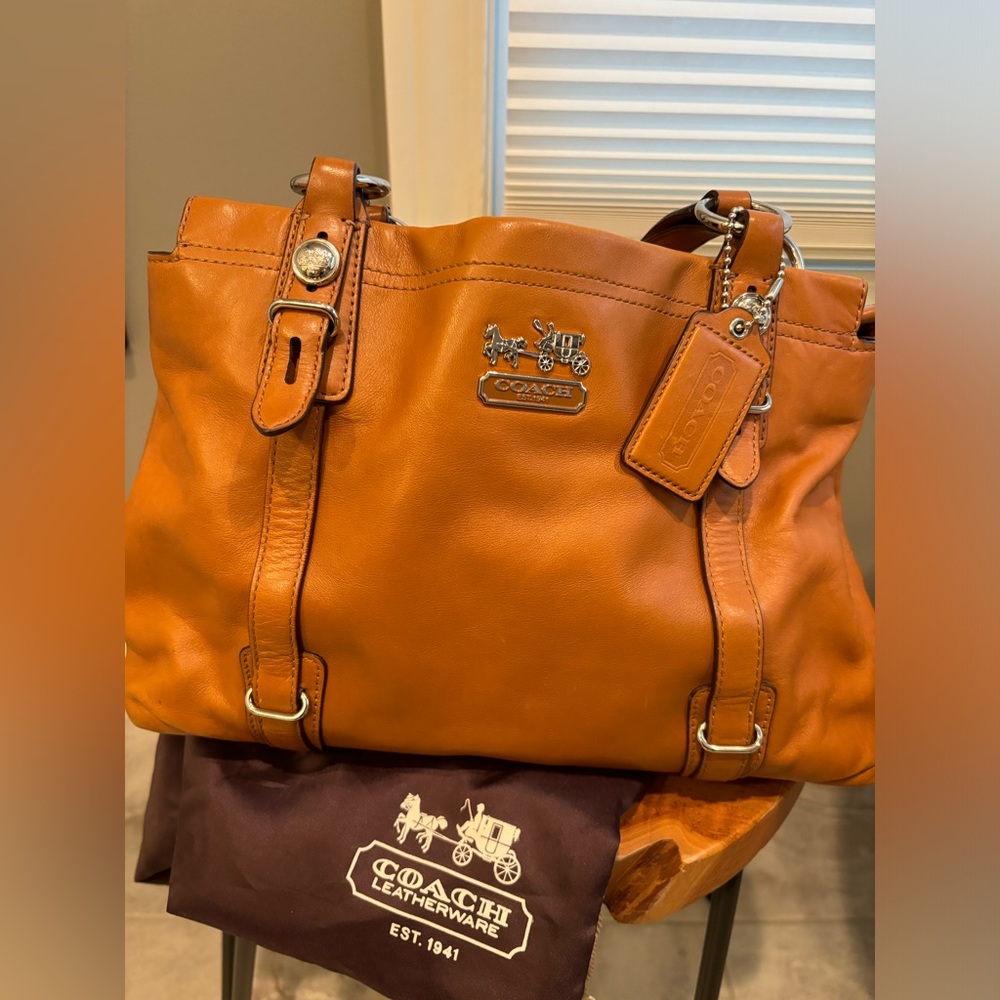 Coach brown / camel leather purse.